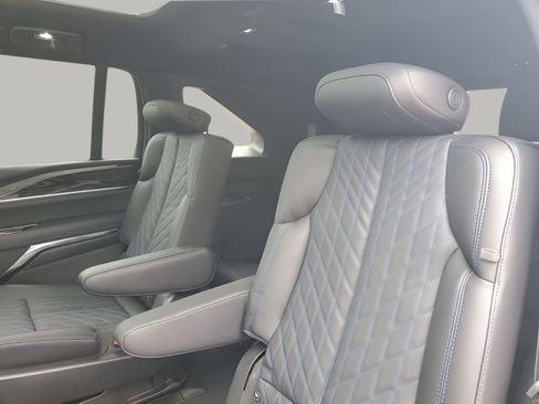 New 2026 Cadillac Escalade IQ Sport 1 w/ LPO, ONYX Package image 19