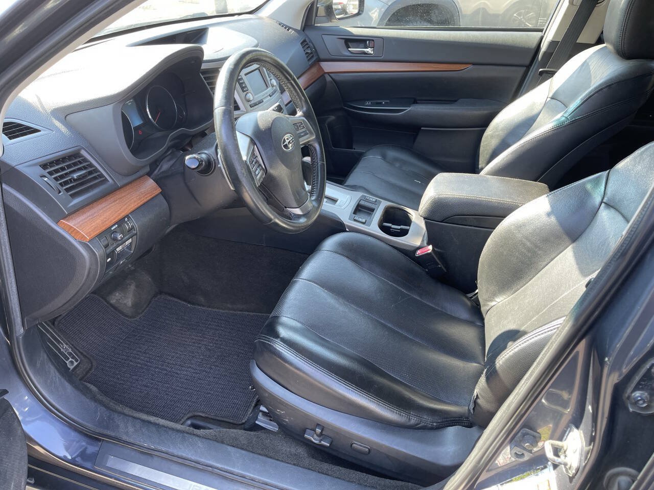 Used 2014 Subaru Outback 2.5i Limited w/ Moonroof Package AWD/4WD image 5