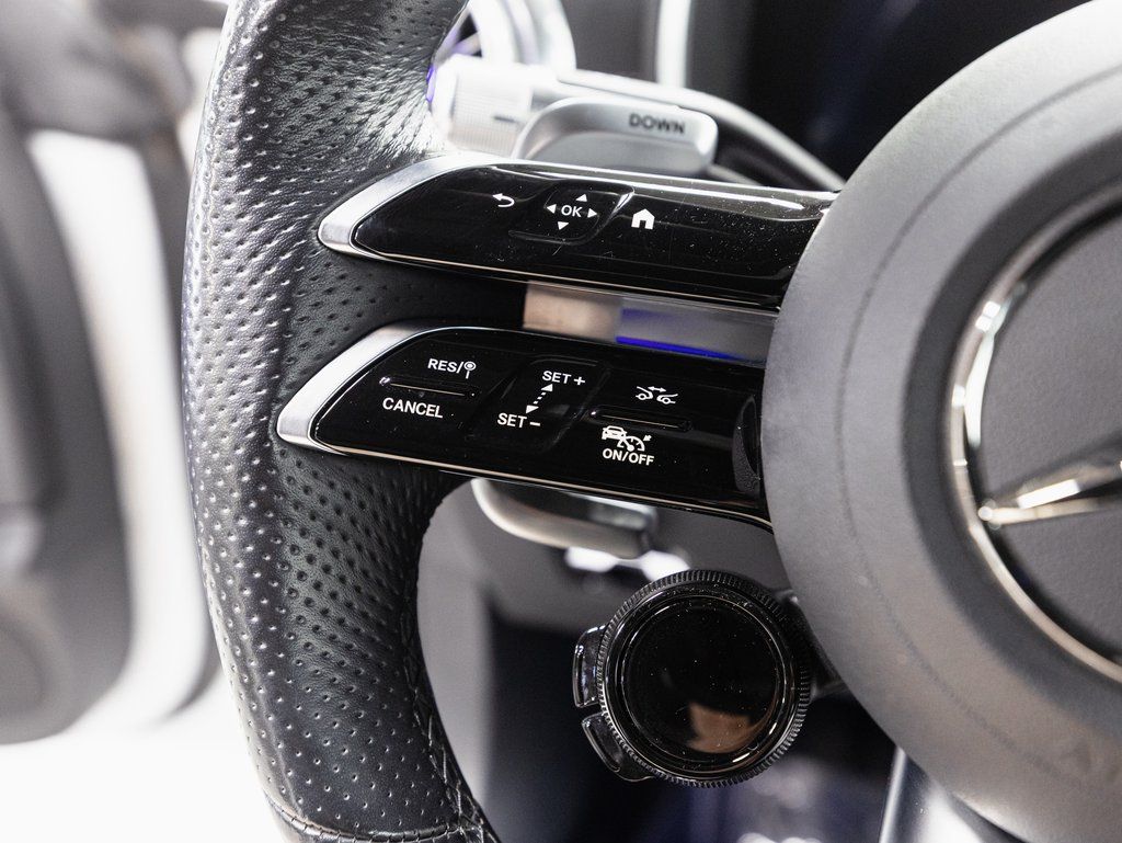 Used 2022 Mercedes-Benz SL 55 AMG 4MATIC w/ Driver Assistance Package image 12