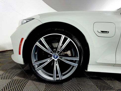 Certified 2023 BMW 330e xDrive w/ Premium Package AWD/4WD image 8