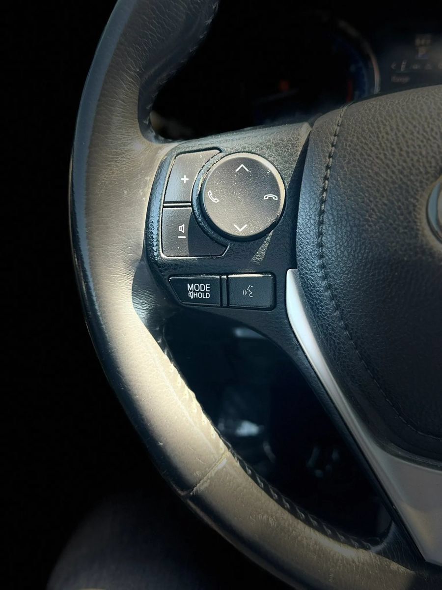 Used 2017 Toyota Corolla SE w/ Carpet Mat Package (TMS) FWD image 34
