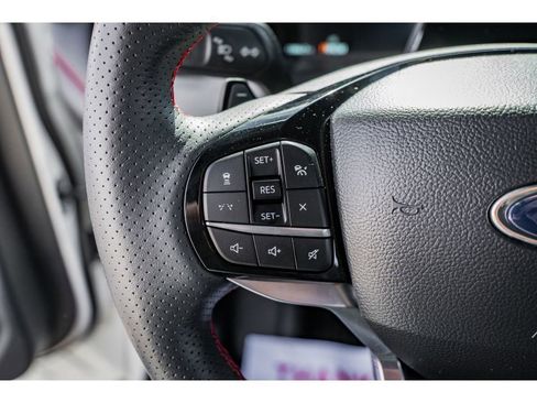 Used 2025 Ford Explorer ST image 12