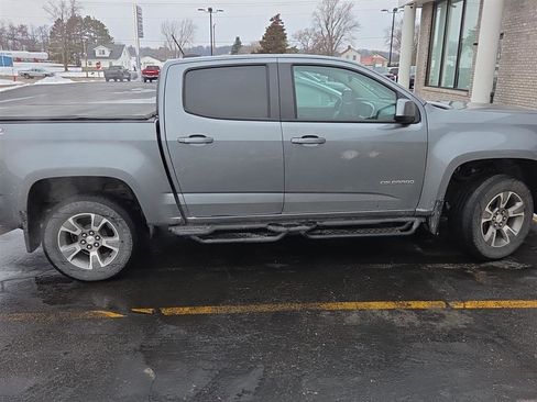 Used 2018 Chevrolet Colorado Z71 image 2