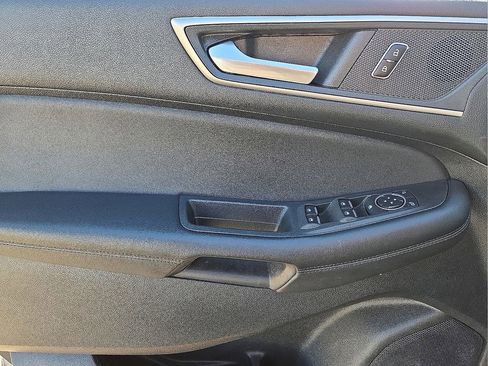 Used 2024 Ford Edge SEL image 19