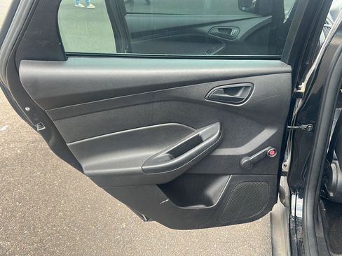 Used 2017 Ford Focus S FWD image 11