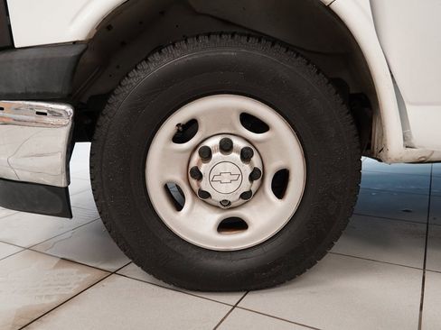 Used 2019 Chevrolet Express 2500 w/ Driver Convenience Package image 21