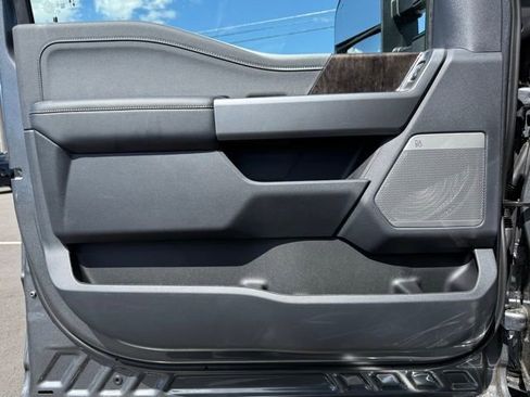Used 2011 Ford F150 Lariat w/ Lariat Chrome Pkg AWD/4WD image 18