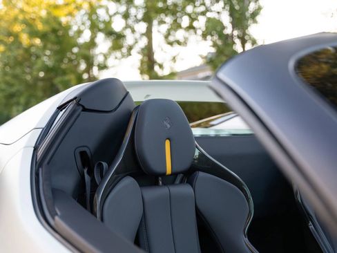 Used 2023 Ferrari 296 GTS image 9