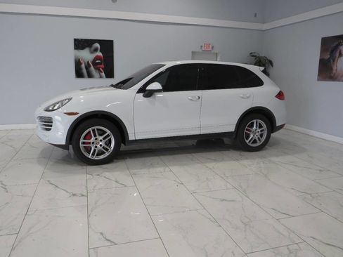 Used 2014 Porsche Cayenne AWD/4WD image 7