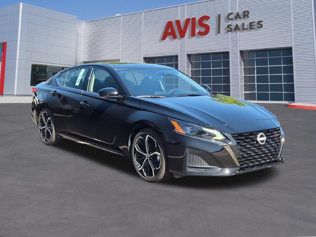 Used 2025 Nissan Altima 2.5 SR FWD image 3