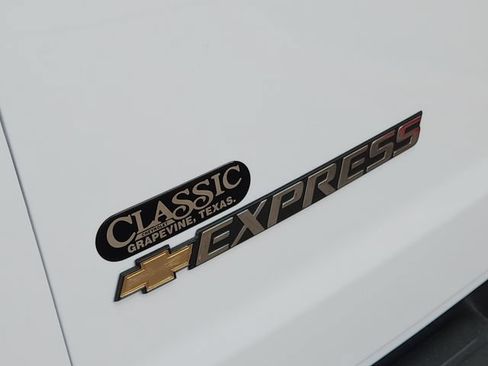 New 2025 Chevrolet Express 2500 Extended RWD image 8