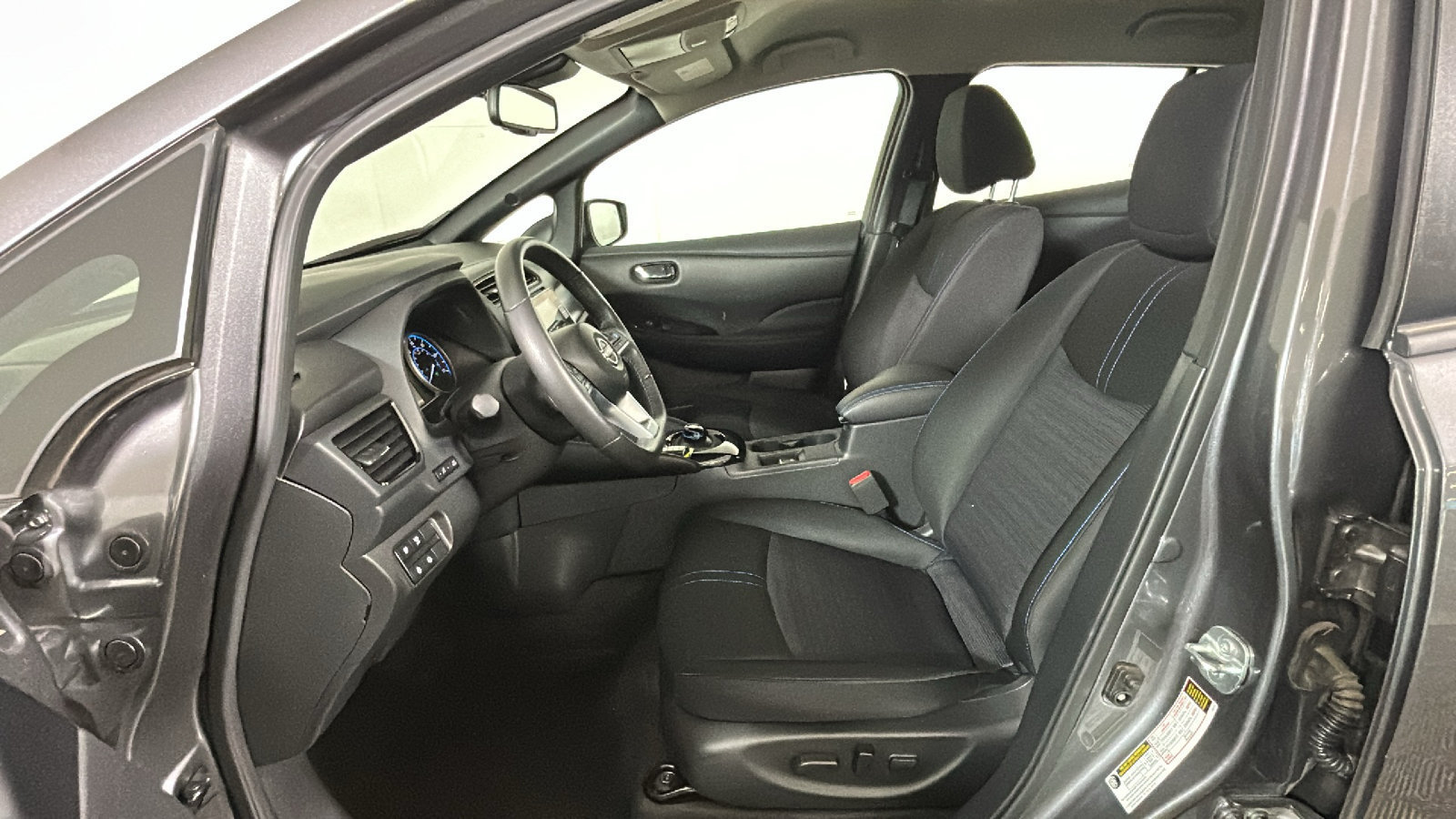 Used 2025 Nissan Leaf SV Plus FWD image 14