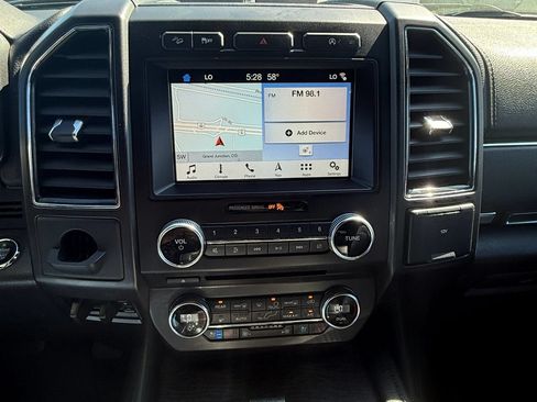 Used 2018 Ford Expedition Limited AWD/4WD image 11