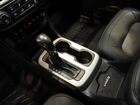 Used 2022 Chevrolet Colorado ZR2 image 20