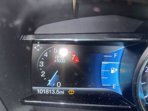 Used 2018 Ford Explorer XLT w/ Equipment Group 202A image 6