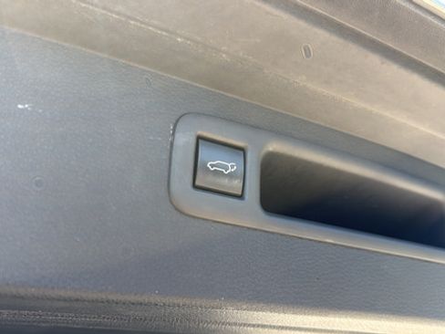 Used 2023 Toyota Highlander XSE AWD/4WD image 10