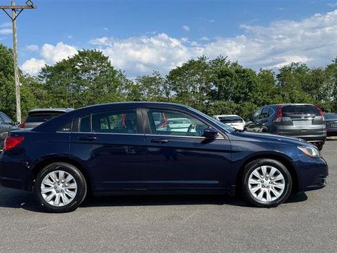 Used 2014 Chrysler 200 LX FWD image 6