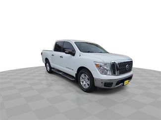 Used 2018 Nissan Titan SV w/ SV Convenience Package video 2
