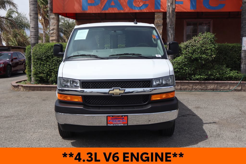 Used 2025 Chevrolet Express 2500 w/ Driver Convenience Package RWD image 3