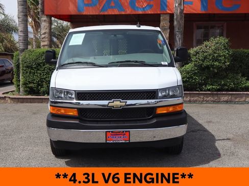 Used 2025 Chevrolet Express 2500 w/ Driver Convenience Package RWD image 3