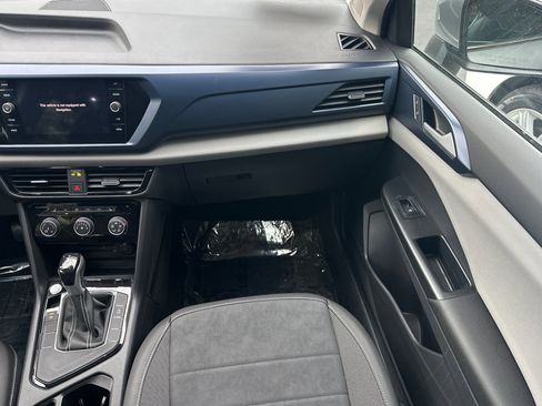 Used 2023 Volkswagen Taos SE image 28