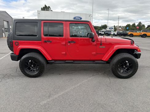 Used 2017 Jeep Wrangler Unlimited Sport AWD/4WD image 2