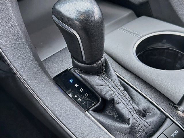 Used 2020 Toyota Avalon Limited w/ All Weather Liner Package FWD image 17