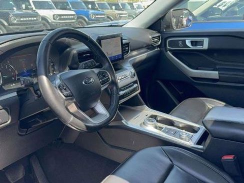 Certified 2022 Ford Explorer XLT w/ Equipment Group 202A AWD/4WD image 27
