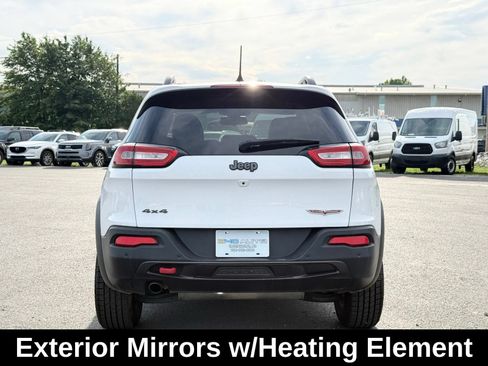 Used 2017 Jeep Cherokee Trailhawk AWD/4WD image 11