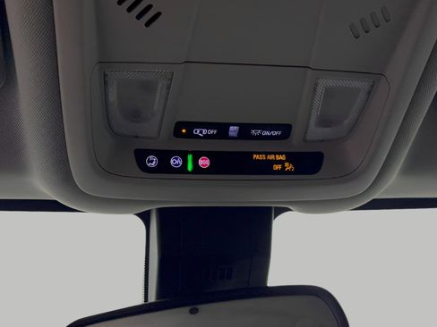 Used 2024 GMC Terrain SLE image 19