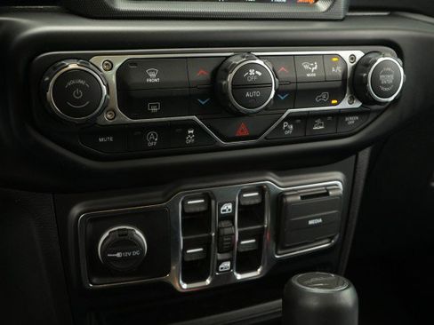 Used 2021 Jeep Gladiator Overland image 61