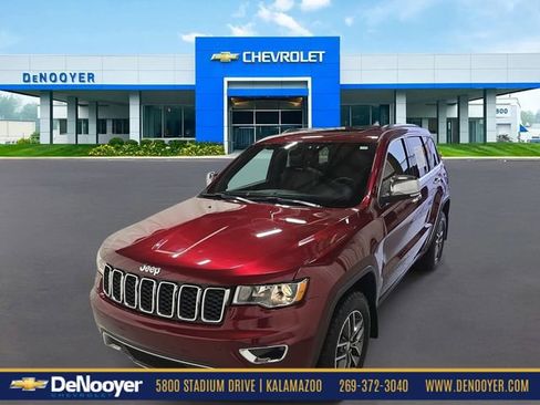 Used 2018 Jeep Grand Cherokee Limited w/ Trailer Tow Group IV image 1