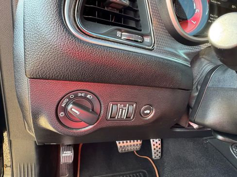 Used 2019 Dodge Challenger SRT Hellcat Redeye image 35