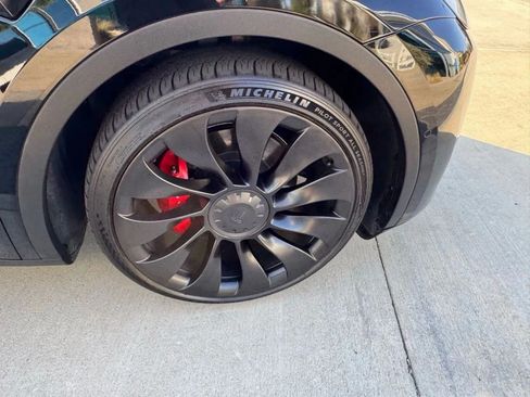 Used 2023 Tesla Model Y Performance AWD/4WD image 45