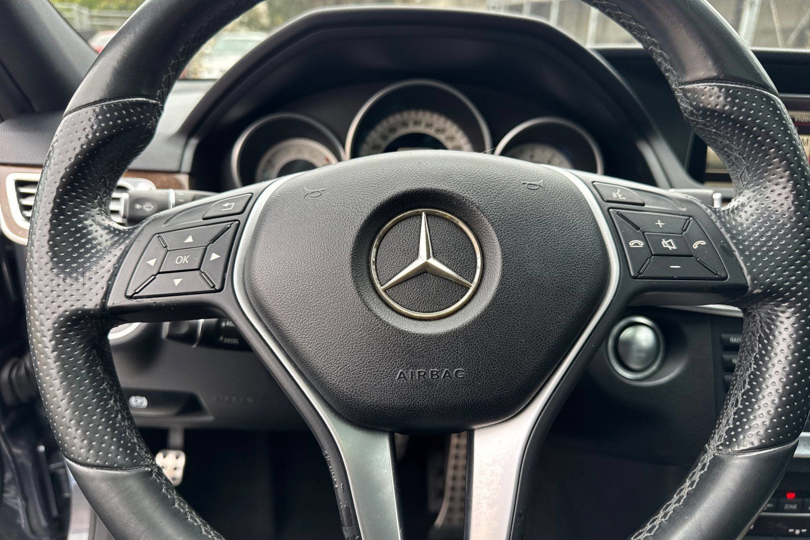 Used 2014 Mercedes-Benz E 350 Sedan image 28
