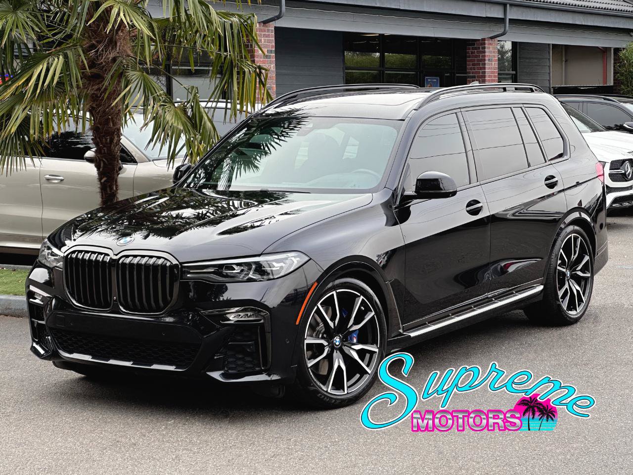 Used 2021 BMW X7 xDrive40i w/ M Sport Package AWD/4WD image 1