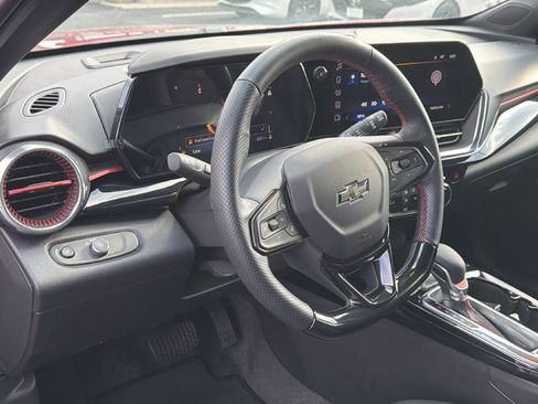 Used 2026 Chevrolet Trax RS FWD image 17