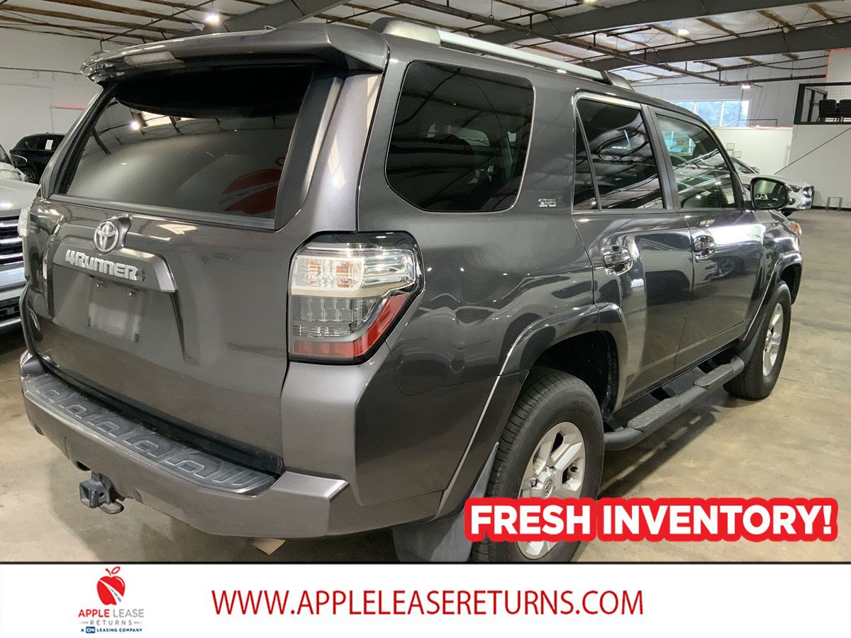 Used 2022 Toyota 4Runner SR5 Premium w/ Moonroof Package AWD/4WD image 4