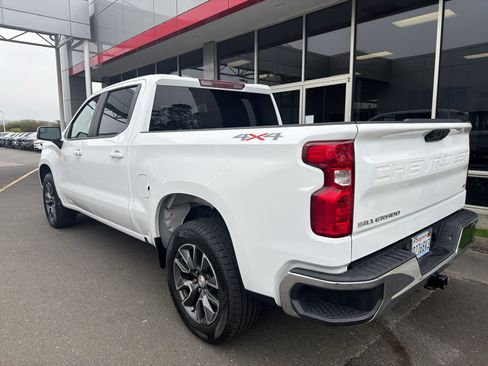 Used 2023 Chevrolet Silverado 1500 LT AWD/4WD image 10