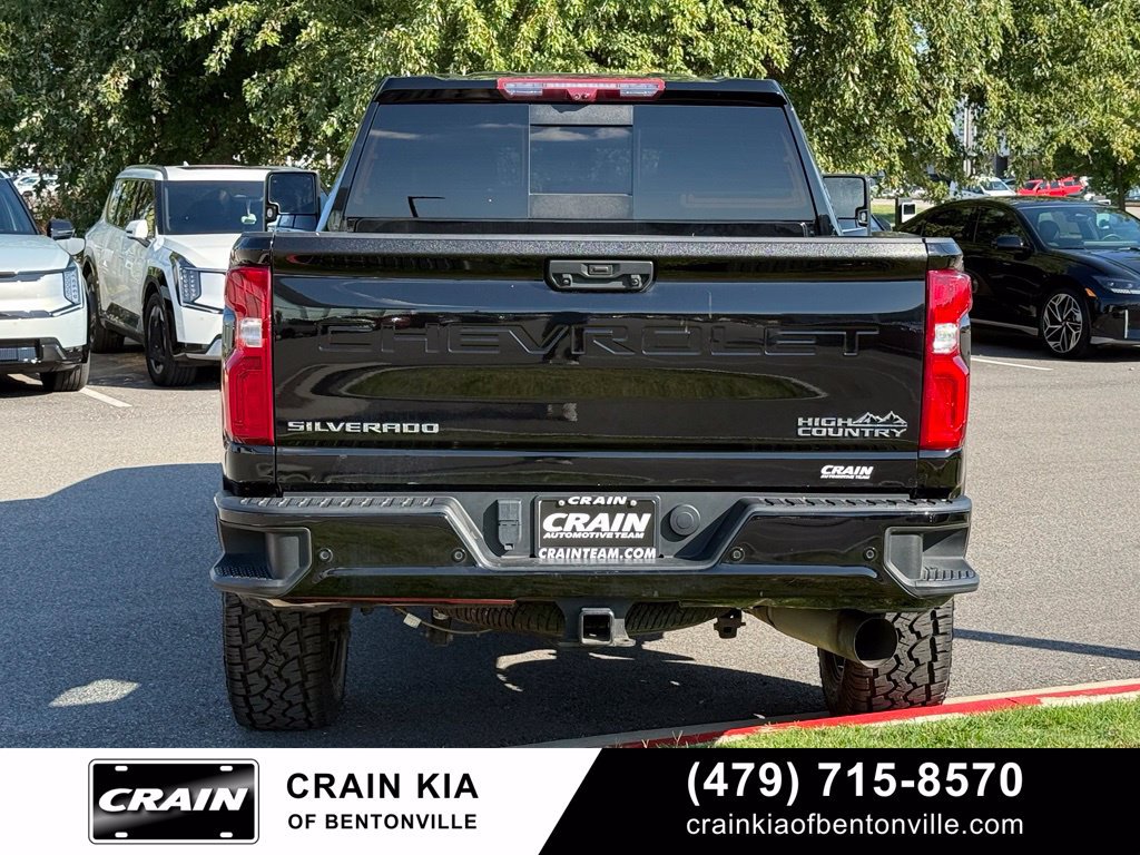 Used 2024 Chevrolet Silverado 2500 High Country w/ High Country Premium Package AWD/4WD image 6