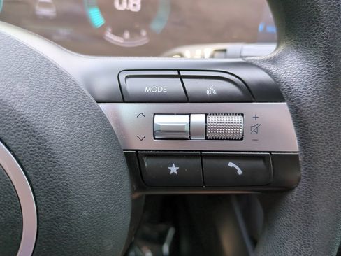 Used 2025 Hyundai Santa Cruz SE FWD image 24