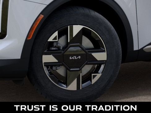 New 2026 Kia Sportage LX image 9