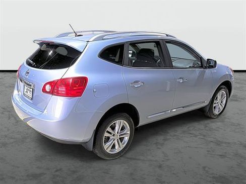 Used 2015 Nissan Rogue S w/ Convenience Package AWD/4WD image 4