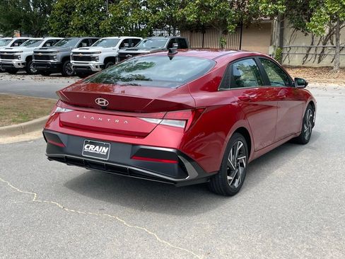 Used 2025 Hyundai Elantra SEL FWD image 7