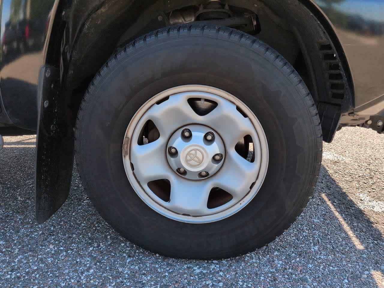 Used 2015 Toyota Tacoma PreRunner w/ SR5 Package RWD image 11