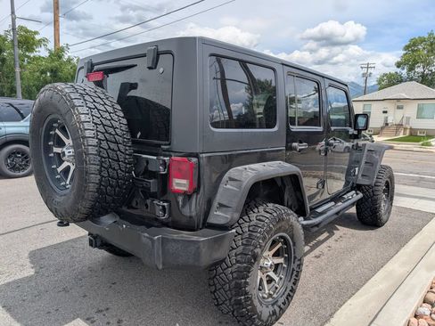 Used 2015 Jeep Wrangler Unlimited Sport w/ Quick Order Package 24S AWD/4WD image 5