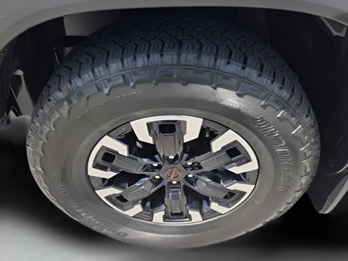 Used 2023 Nissan Frontier PRO-4X w/ Technology Package AWD/4WD image 29