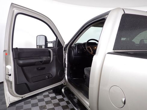 Used 2007 Chevrolet Silverado 2500 LT w/ Suspension Package, Off-Road AWD/4WD image 22