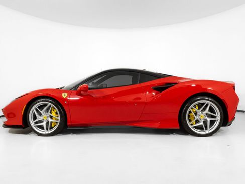 Used 2022 Ferrari F8 Tributo RWD image 3