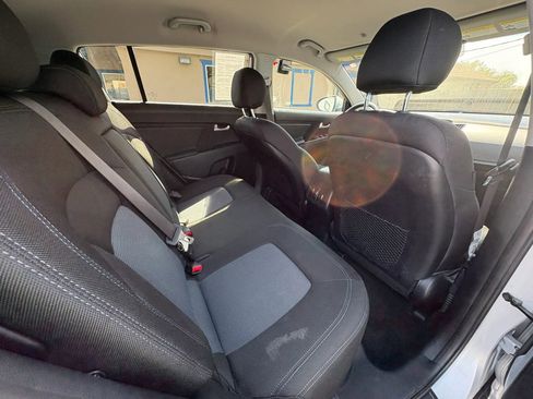 Used 2016 Kia Sportage LX image 12